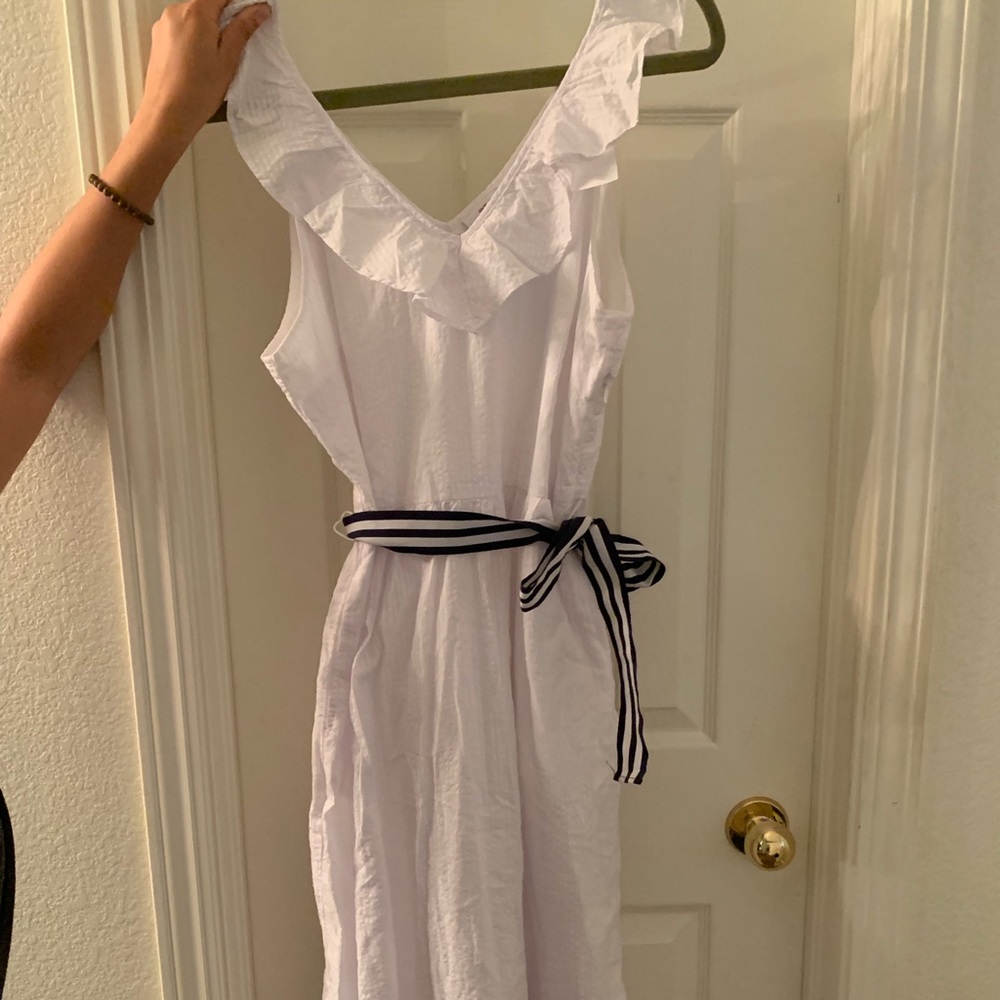Vineyard Vines white dress. Size L. New with tag